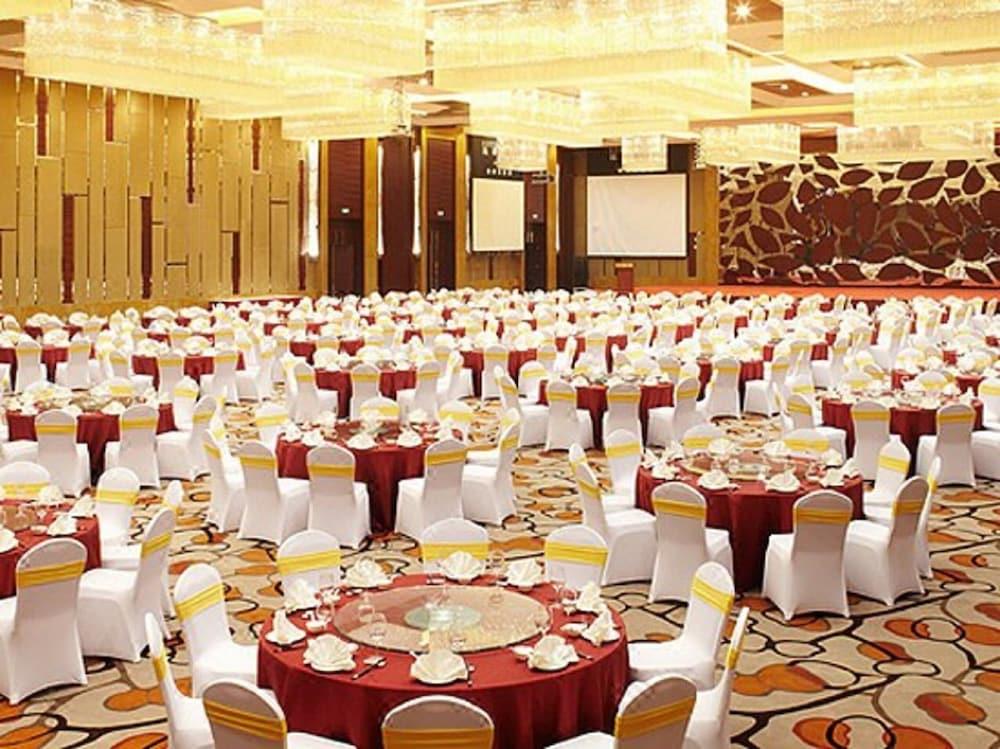 Kun Tai Glory Hotel Beijing Wangjing Bagian luar foto