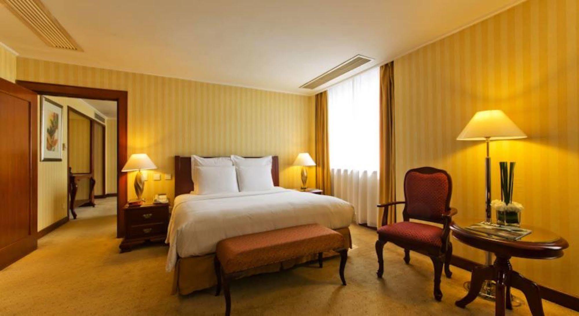 Kun Tai Glory Hotel Beijing Wangjing Bagian luar foto